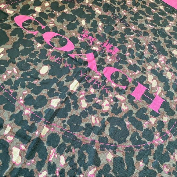 Coach New York Large Animal Print Wool Scarf Wrap Purple Fringe Size 52” X 52” - Picture 10 of 15